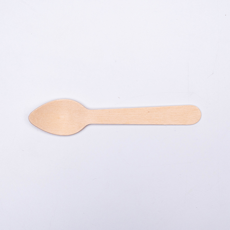 Drewniana zastawa stołowa